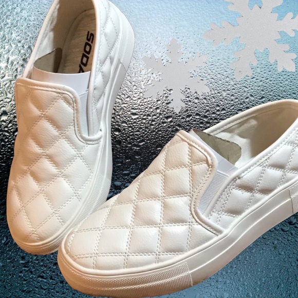 Soda Shoes - SODA Pouch Quilted Slip On Flat Platform Fashion Sneakers